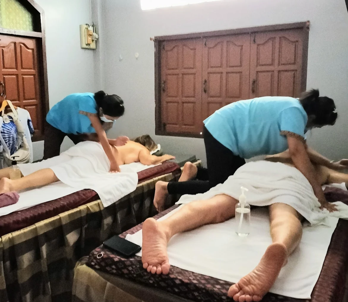 Thai oil massage treatment
